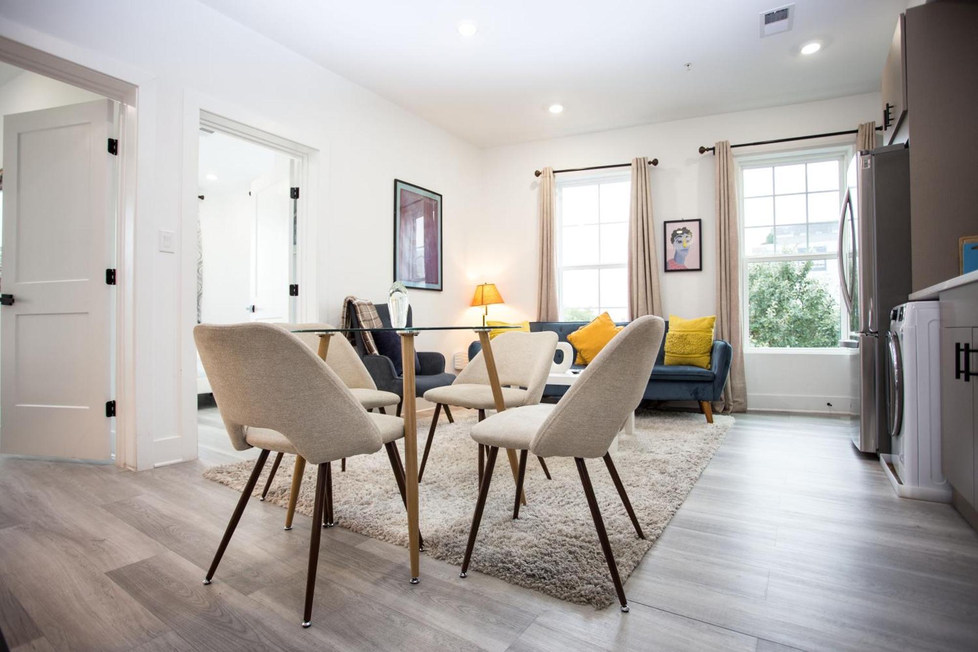 It'S A Corner Unit With Cool City Skyline Views! Washington Exterior foto